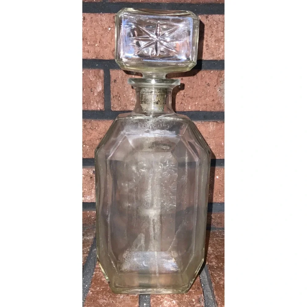 Vintage Octagonal Glass Liquor Decanter Heraldic Crest Starburst Stopper Clear‎